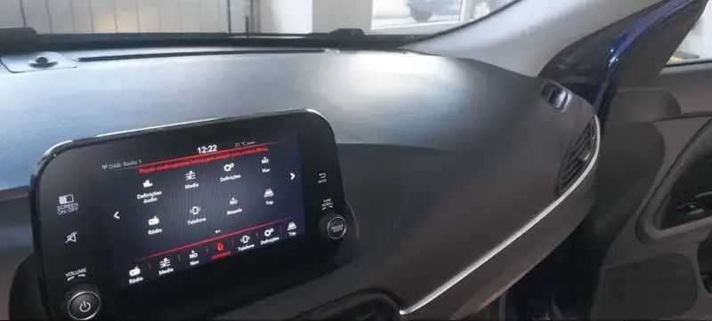 Azul Usado 2020 Fiat Tipo Mirror Sedan | € 17.450 - Imagem 1/4