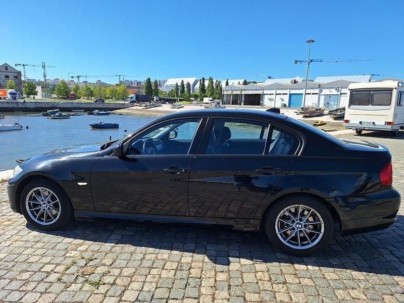 Usado 2011 BMW 318 Sedan | € 12.500 (Preço elevado) - Imagem 1/4