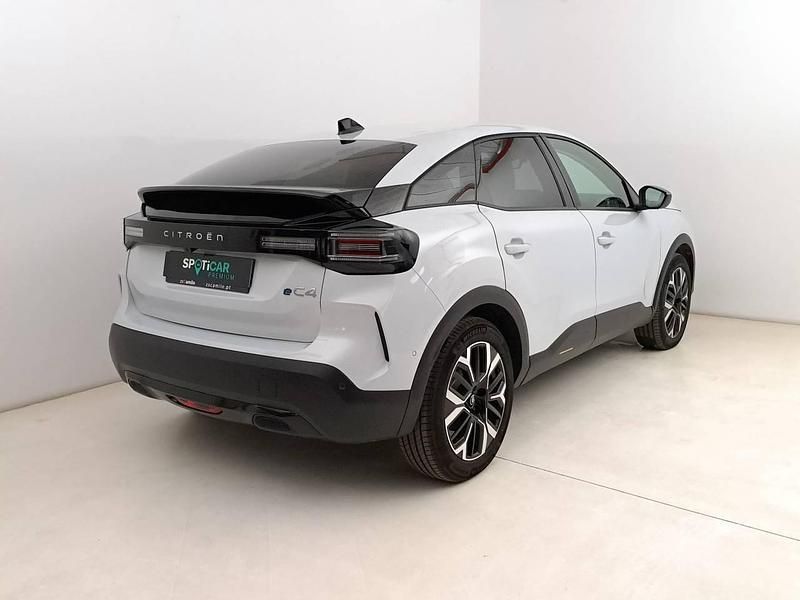 Usado Citroën e-C4 114 kW (156 HP) 2025 Branco Sedan