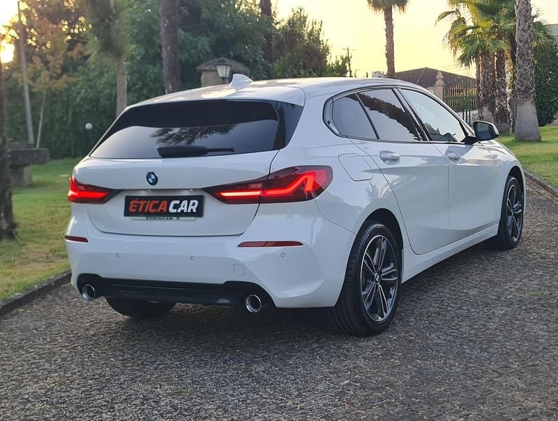 Usado BMW 118 Sport Line 150 HP (110 kW) 2021 Branco Citadino