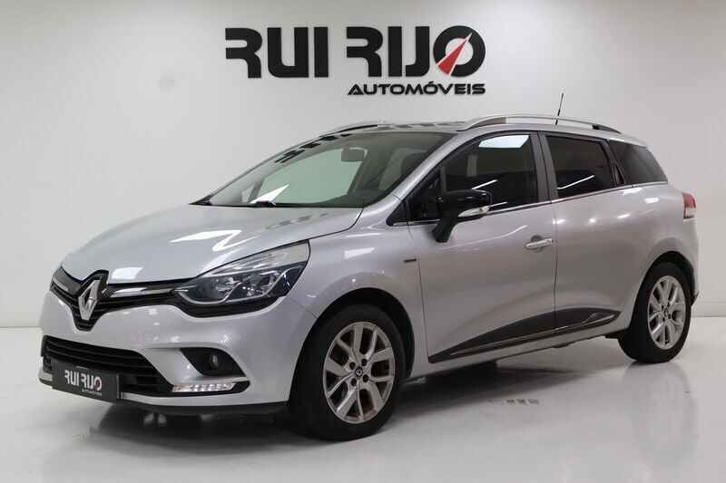 Cinzento Usado 2021 Renault Clio V LIMITED Carrinha | € 14.900 (Preço justo) - Imagem 1/4