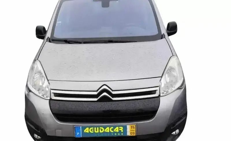 Cinzento Usado 2015 Citroën Berlingo Feel Monovolume | € 15.980 - Imagem 1/4