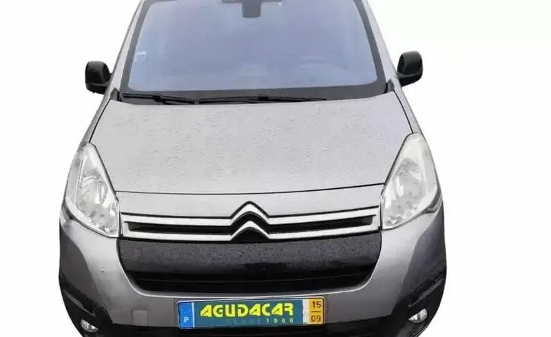 Cinzento Usado 2015 Citroën Berlingo Feel Monovolume | € 15.980 - Imagem 1/4