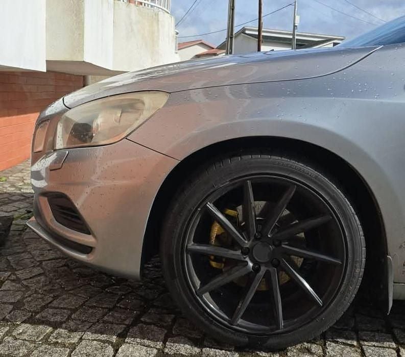 Usado Volvo S60 R-Design 116 HP (85 kW) 2011 Sedan