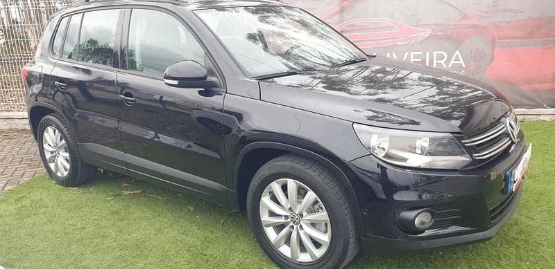 Usado VW Tiguan Trendline 122 HP (89 kW) 2012 Preto SUV