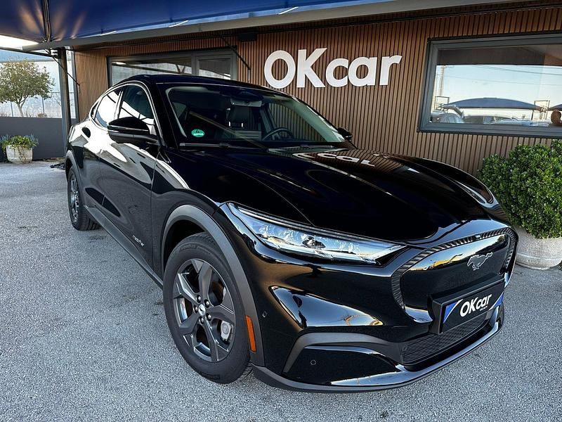 Preto Usado 2021 Ford Mustang Mach-E SUV | € 31.900 (Preço justo) - Imagem 1/4