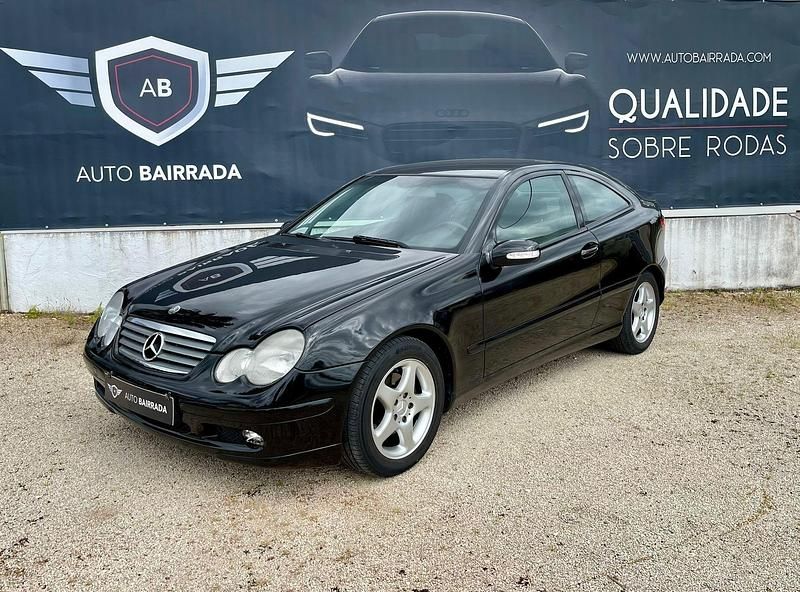 Preto Usado 2003 Mercedes C220 Coupé | € 9.850 - Imagem 1/4