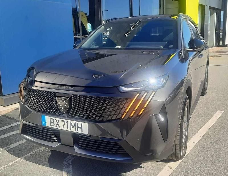 Cinza Usado 2025 Peugeot 5008 Allure SUV | € 35.500 - Imagem 1/4