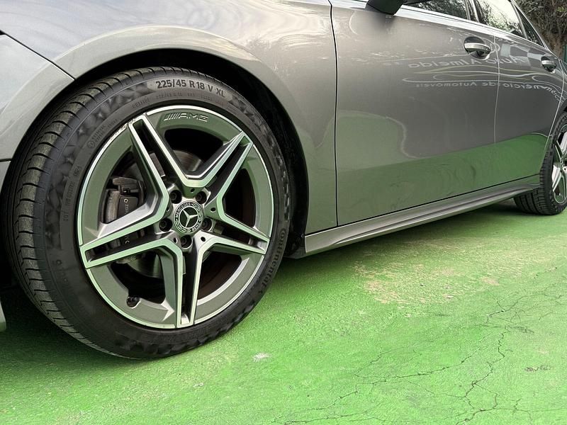 Usado Mercedes A180 AMG line 115 HP (84 kW) 2019 Cinza Sedan