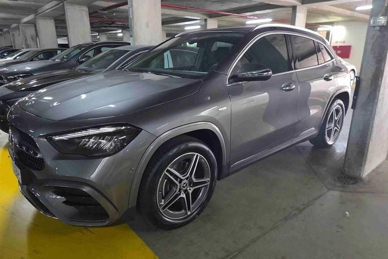 Cinzento Novo 2025 Mercedes GLA250 SUV | € 54.661 (Preço justo) - Imagem 1/4