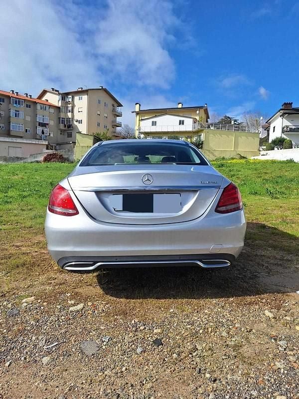 Usado Mercedes C180 116 HP (85 kW) 2015 Cinzento Sedan