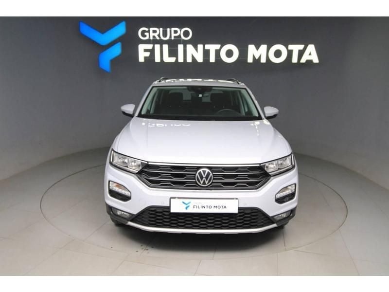 Cinzento Usado 2022 VW T-Roc Style SUV | € 22.240 (Preço justo) - Imagem 1/4