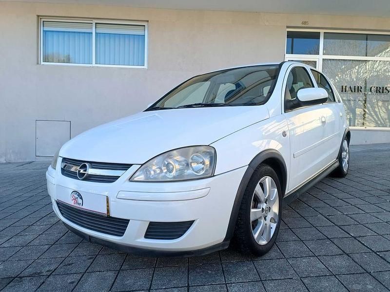 Usado Opel Corsa 75 HP (55 kW) 2005 Sedan
