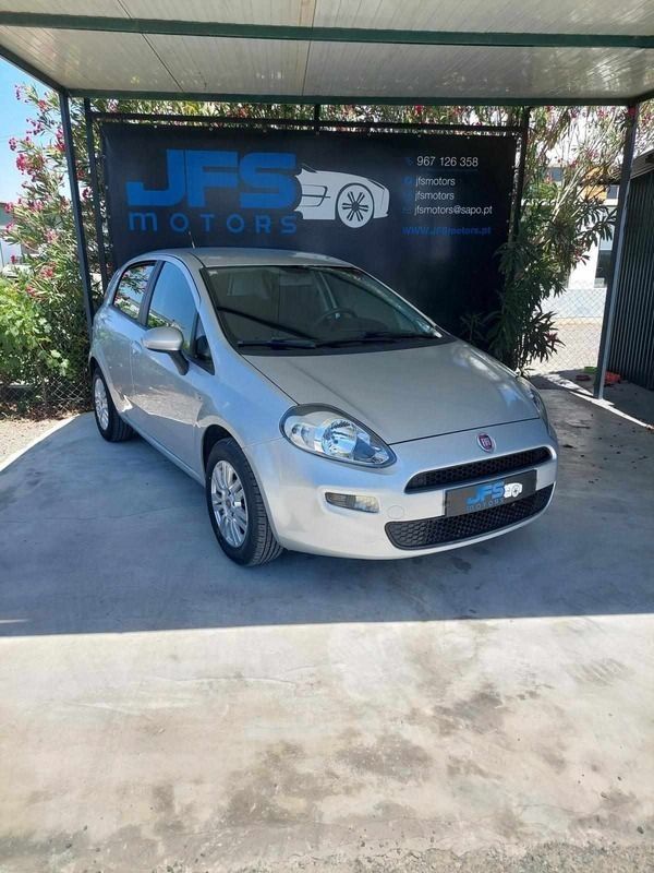Cinza Usado 2013 Fiat Punto Citadino | € 6.950 (Preço justo) - Imagem 1/4