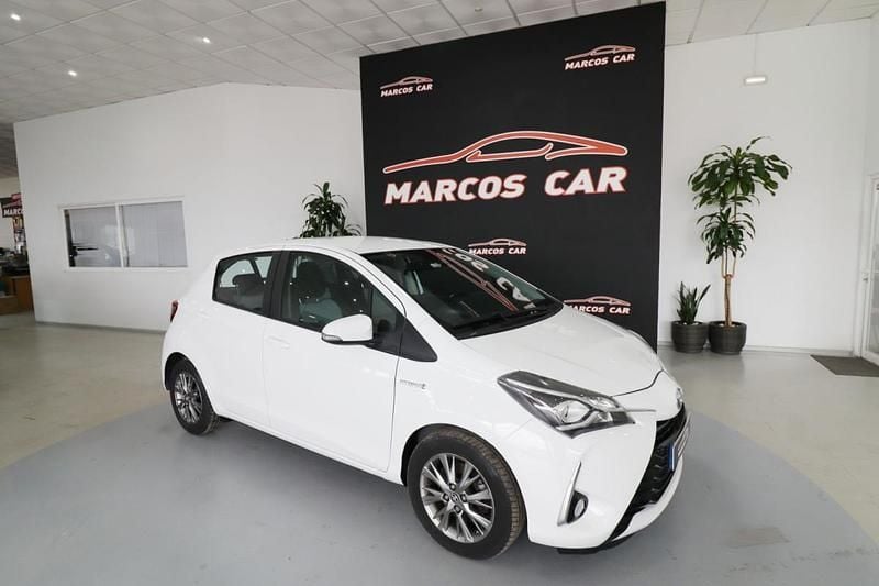 Usado Toyota Yaris Hybrid Active 100 HP (73 kW) 2017 Branco