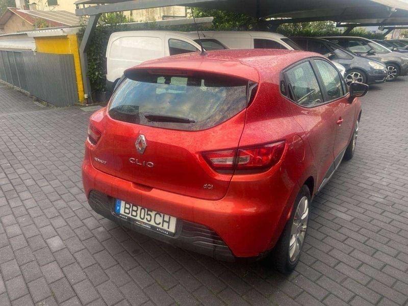Usado Renault Clio IV 90 HP (66 kW) 2014 Vermelho Citadino