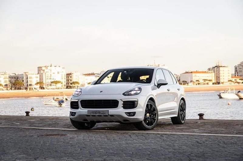 Branco Usado 2016 Porsche Cayenne SUV | € 44.900 (Preço justo) - Imagem 1/4