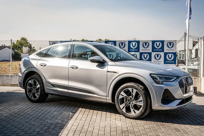 Cinza Usado 2022 Audi e-tron S-Line SUV | € 52.500 - Imagem 1/4