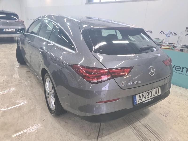 Usado Mercedes CLA250 Shooting Brake Style 218 HP (160 kW) 2022 Cinza Carrinha