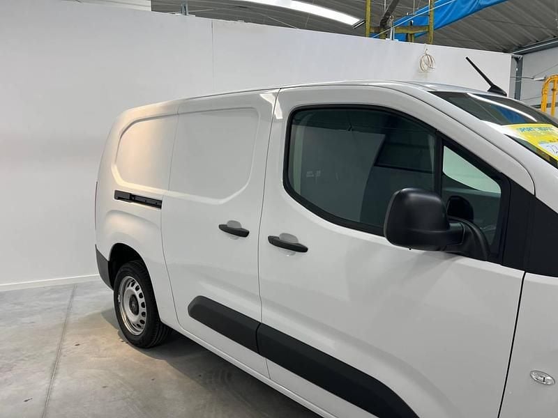 Usado Citroën Berlingo 100 HP (73 kW) 2025 Branco Monovolume