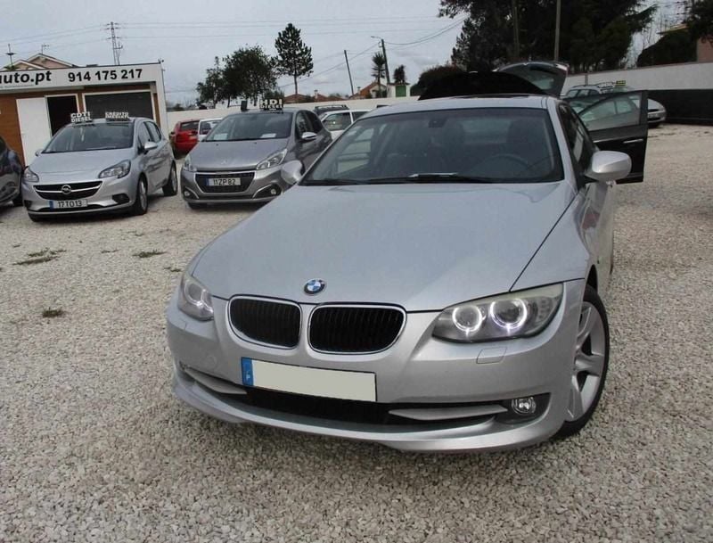 Cinzento Usado 2010 BMW 320 Coupé | € 12.900 (Bom preço) - Imagem 1/4