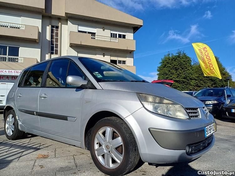 Cinza Usado 2006 Renault Scénic II Monovolume | € 2.399 (Preço justo) - Imagem 1/1