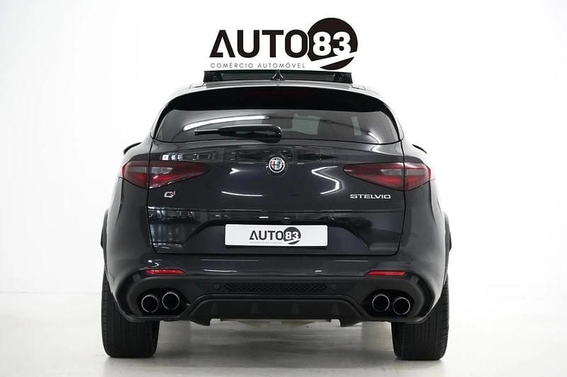 Usado Alfa Romeo Stelvio 510 HP (375 kW) 2018 Preto SUV