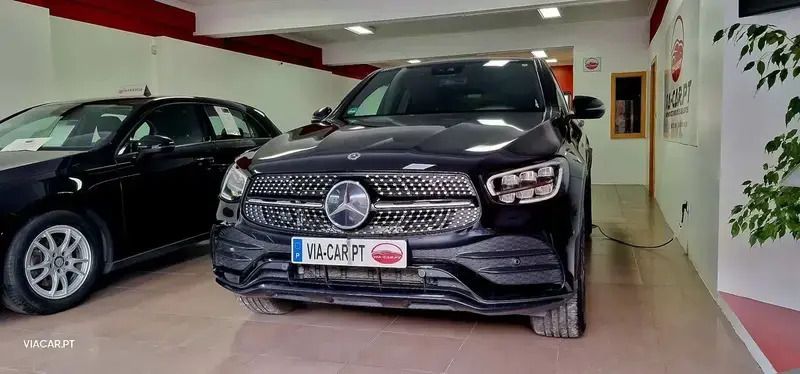 Preto Usado 2021 Mercedes GLC300e AMG line Coupé | € 51.950 (Preço justo) - Imagem 1/4