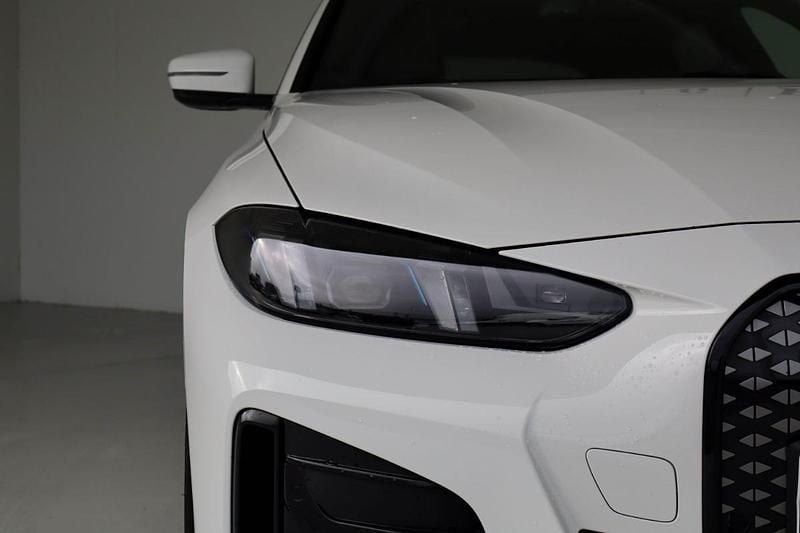 Usado BMW i4 250 kW (340 HP) 2025 Branco Sedan