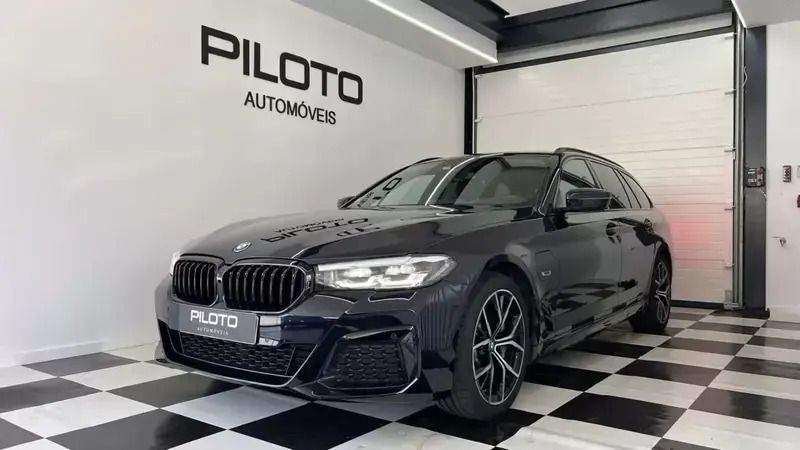 Preto Usado 2022 BMW 530e Coupé | € 48.990 (Caro) - Imagem 1/4