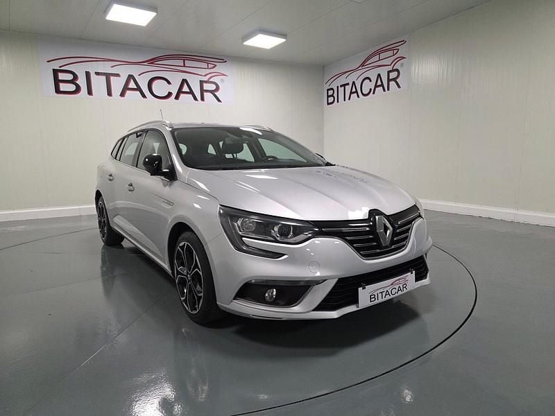 Cinza Usado 2017 Renault Mégane GrandTour Bose Edition Carrinha | € 14.950 (Preço justo) - Imagem 1/4