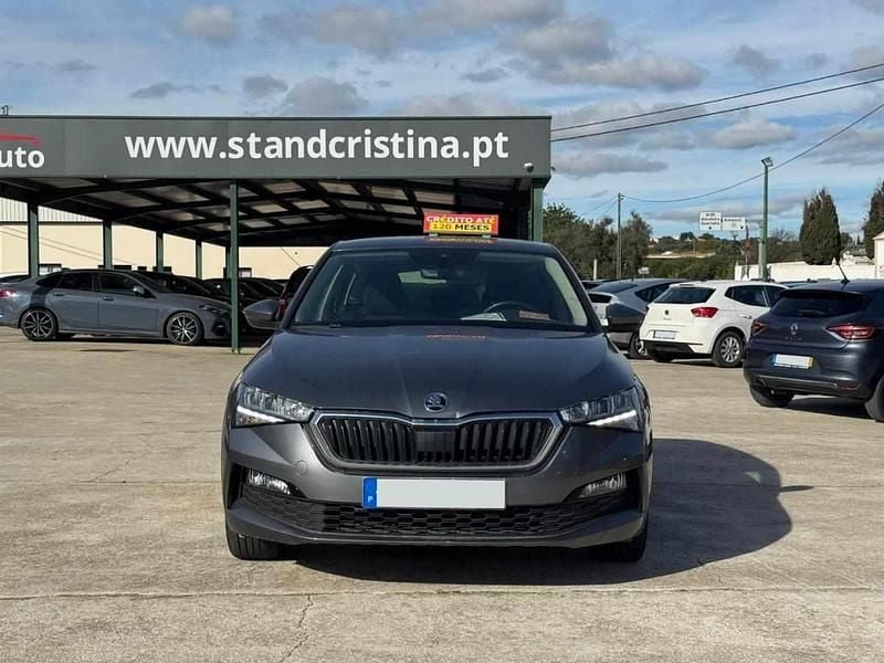Cinzento Usado 2022 Skoda Scala Citadino | € 15.450 (Bom preço) - Imagem 1/4