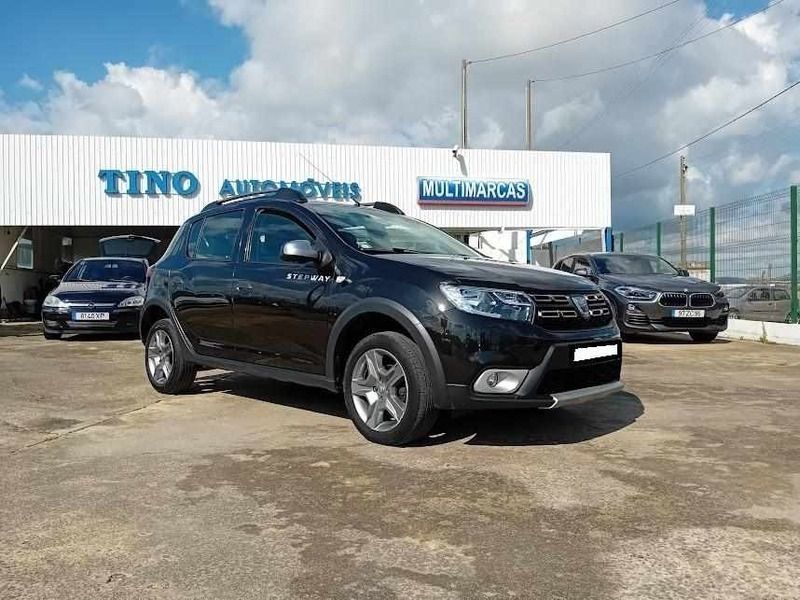 Preto Usado 2020 Dacia Sandero Citadino | € 11.900 (Caro) - Imagem 1/4