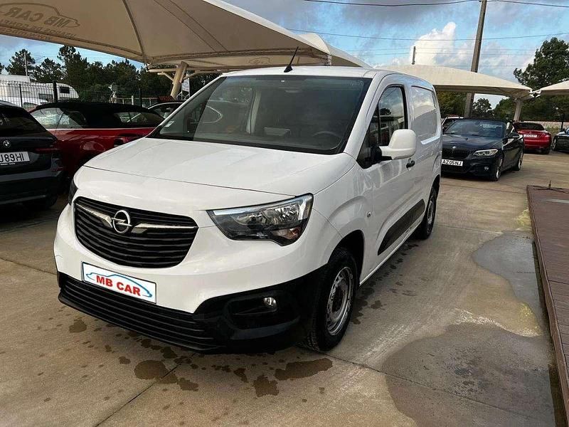 Usado Opel Combo 102 HP (75 kW) 2021 Branco Monovolume