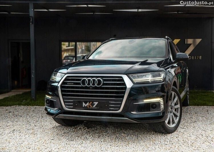 Azul Usado 2017 Audi Q7 SUV | € 31.990 - Imagem 1/1