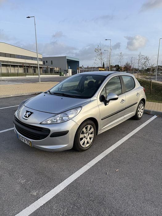 Usado 2008 Peugeot 207 Sedan | € 5.500 (Preço elevado) - Imagem 1/4