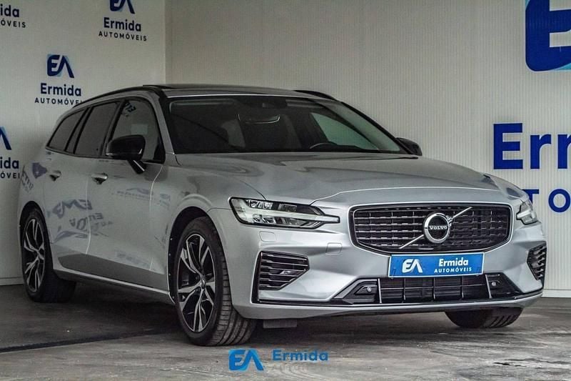 Cinzento Usado 2021 Volvo V60 Carrinha | € 28.750 (Preço justo) - Imagem 1/4
