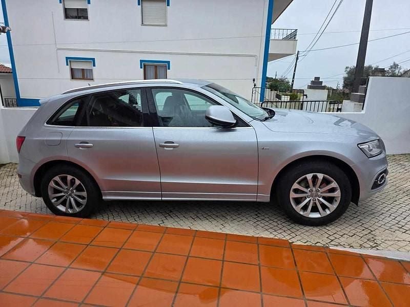 Cinzento Usado 2015 Audi Q5 Premium SUV | € 20.500 (Preço justo) - Imagem 1/4