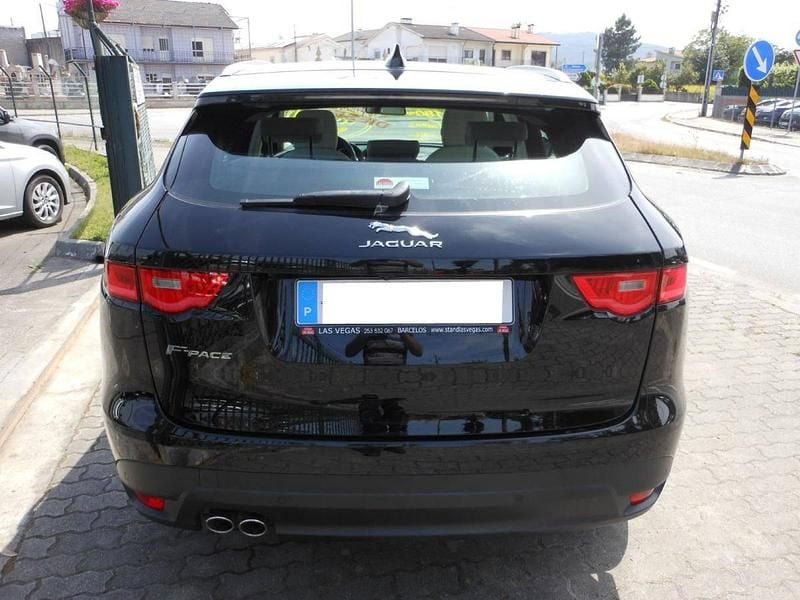 Usado Jaguar F-Pace Prestige 180 HP (132 kW) 2017 Preto SUV