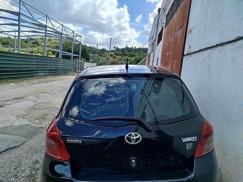 Usado 2008 Toyota Yaris Sedan | € 8.000 (Preço elevado) - Imagem 1/4