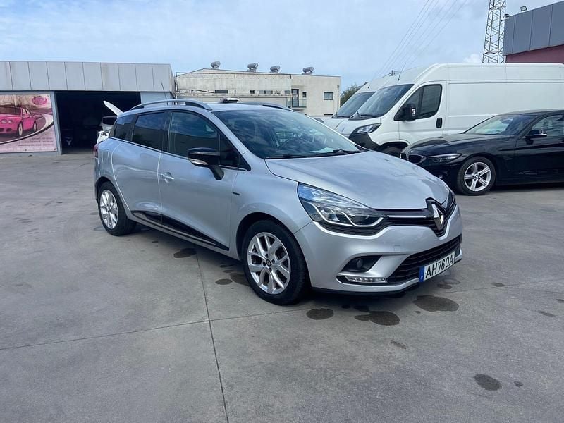 Cinza Usado 2021 Renault Clio V LIMITED | € 12.900 (Bom preço) - Imagem 1/4