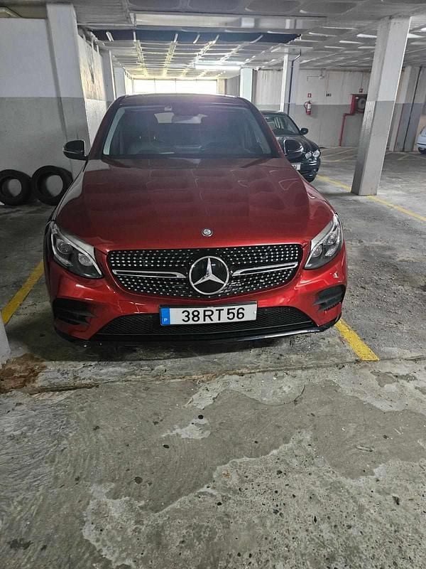 Vermelho Usado 2016 Mercedes GLC250 Citadino | € 35.000 (Preço justo) - Imagem 1/4