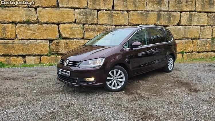 Usado VW Sharan Highline 150 HP (110 kW) 2017 Vermelho Monovolume