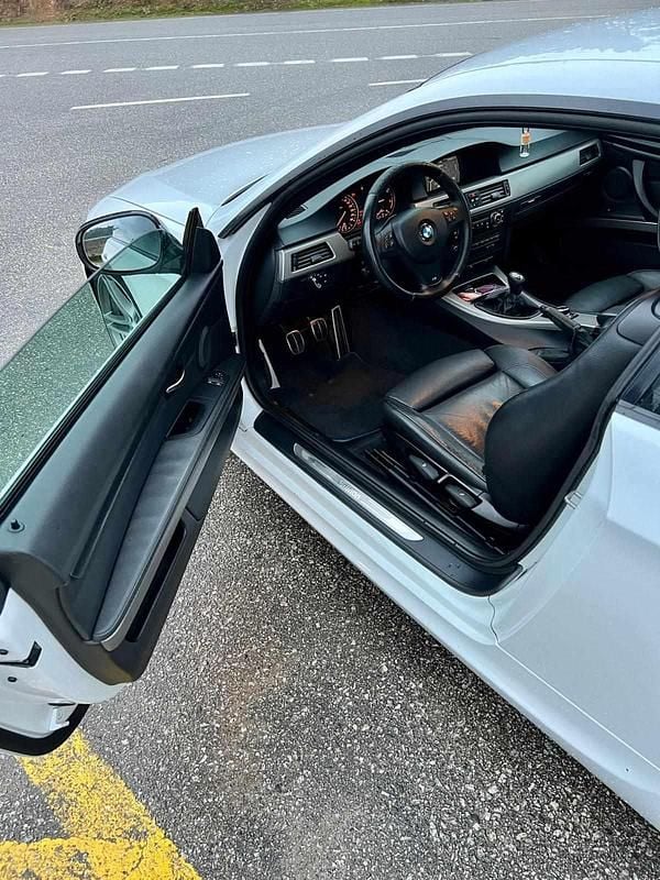 Usado BMW 320 184 HP (135 kW) 2015 Branco Coupé