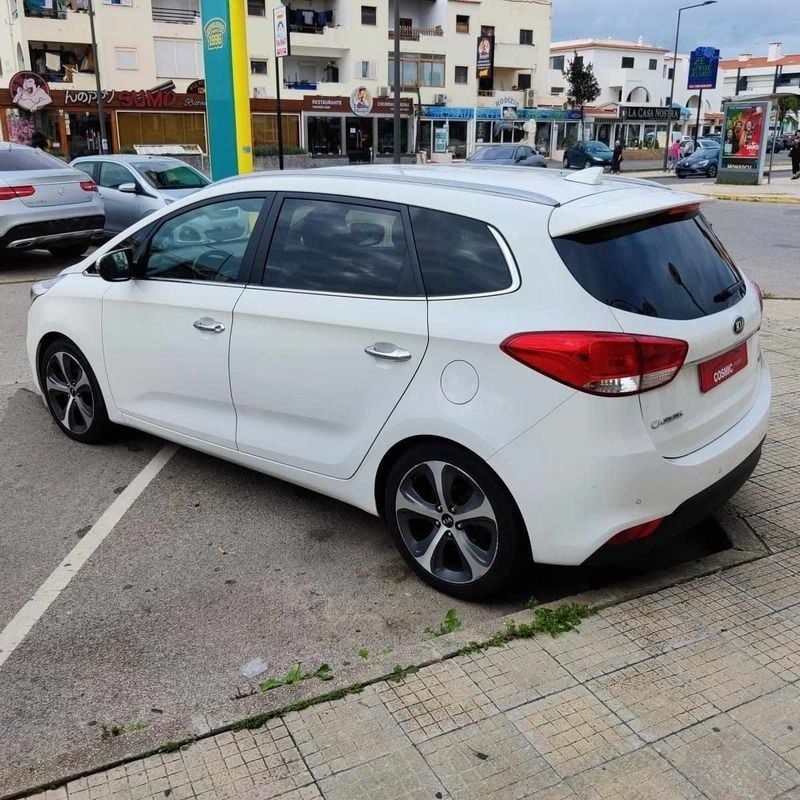 Usado Kia Carens 141 HP (103 kW) 2016 Branco Monovolume
