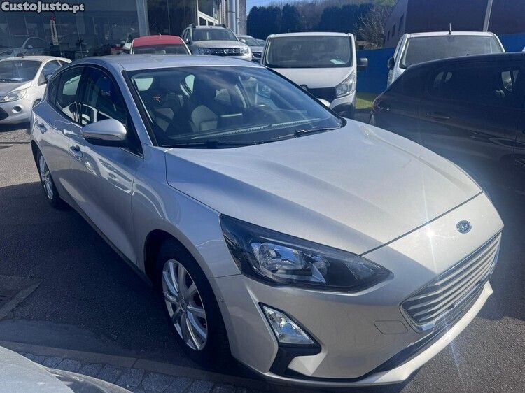 Cinza Usado 2020 Ford Focus Cool & Connect Citadino | € 14.480 (Super Preço) - Imagem 1/1