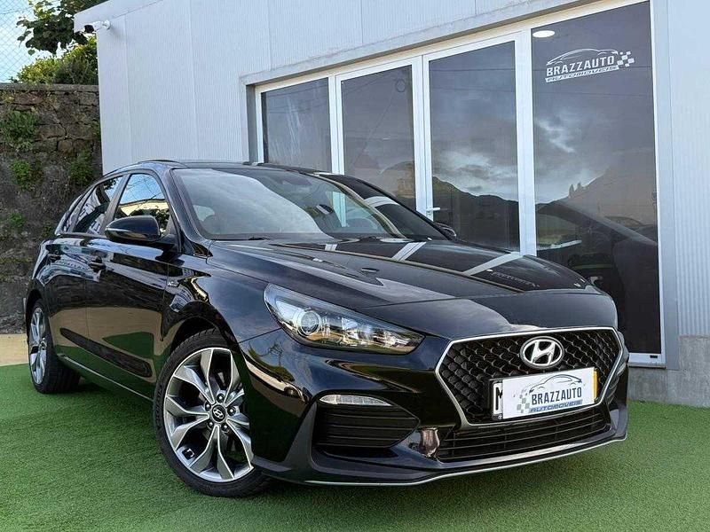 Preto Usado 2019 Hyundai i30 | € 21.952 - Imagem 1/4