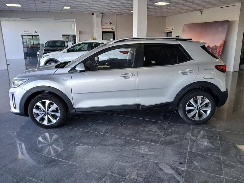 Usado Kia Stonic 84 HP (61 kW) 2025 Cinza SUV