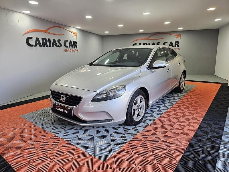 Cinza Usado 2012 Volvo V40 Kinetic | € 8.990 (Caro) - Imagem 1/4