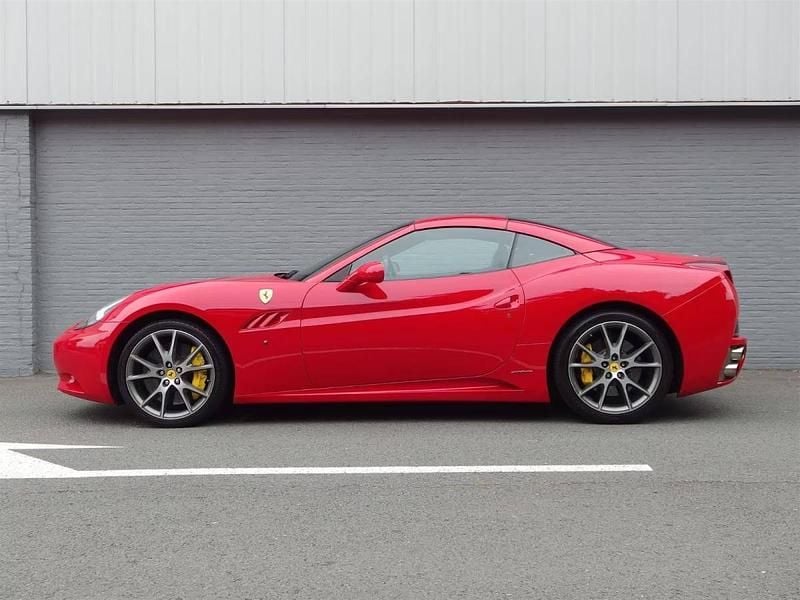 Usado Ferrari California 490 HP (360 kW) 2013 Vermelho Cabrios